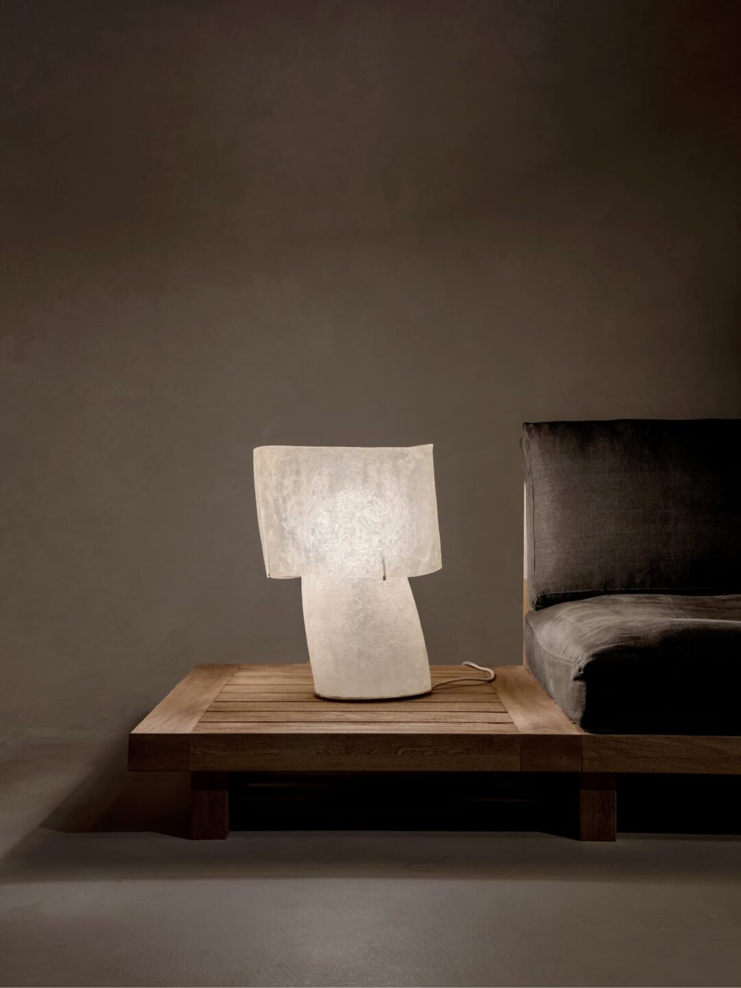 Kilzi lighting | Mush Tall fiberglass table lamp, a elegant designer lamp with soft organic shapes resembling a growing mushroom. Perfect for home decor.