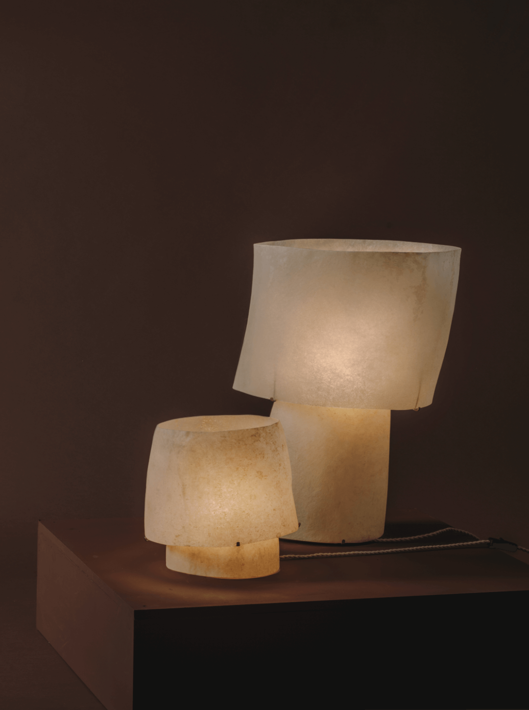 Kilzi lighting | Mush Tiny fiberglass table lamp, a elegant designer lamp with soft organic shapes resembling a growing mushroom. Perfect for home decor.