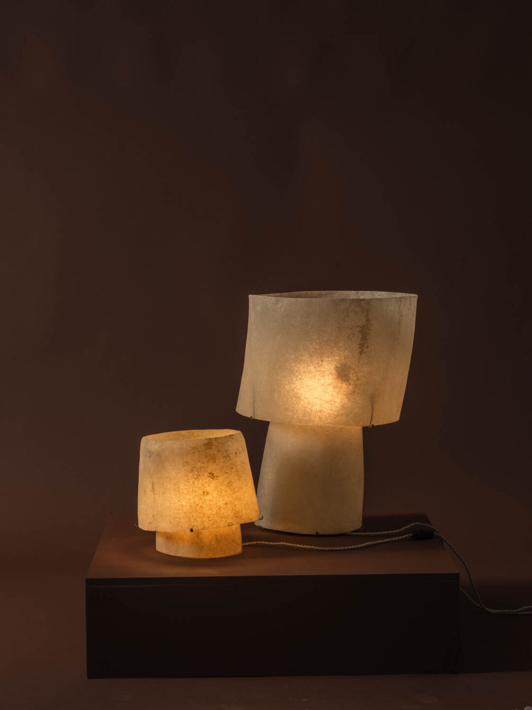 Kilzi lighting | Mush Chub,Tall,Tiny fiberglass table lamp, a elegant designer lamp with soft organic shapes resembling a growing mushroom. Perfect for home decor.