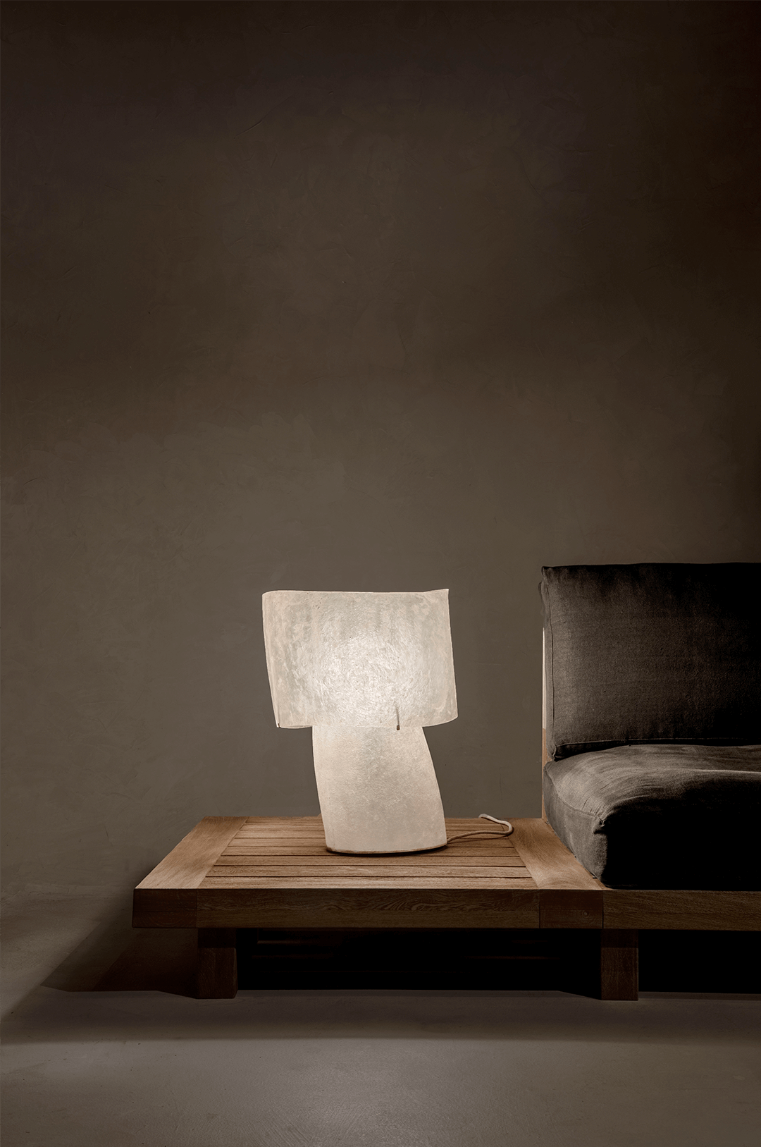 Kilzi lighting | Mush Tall fiberglass table lamp, a elegant designer lamp with soft organic shapes resembling a growing mushroom. Perfect for home decor.