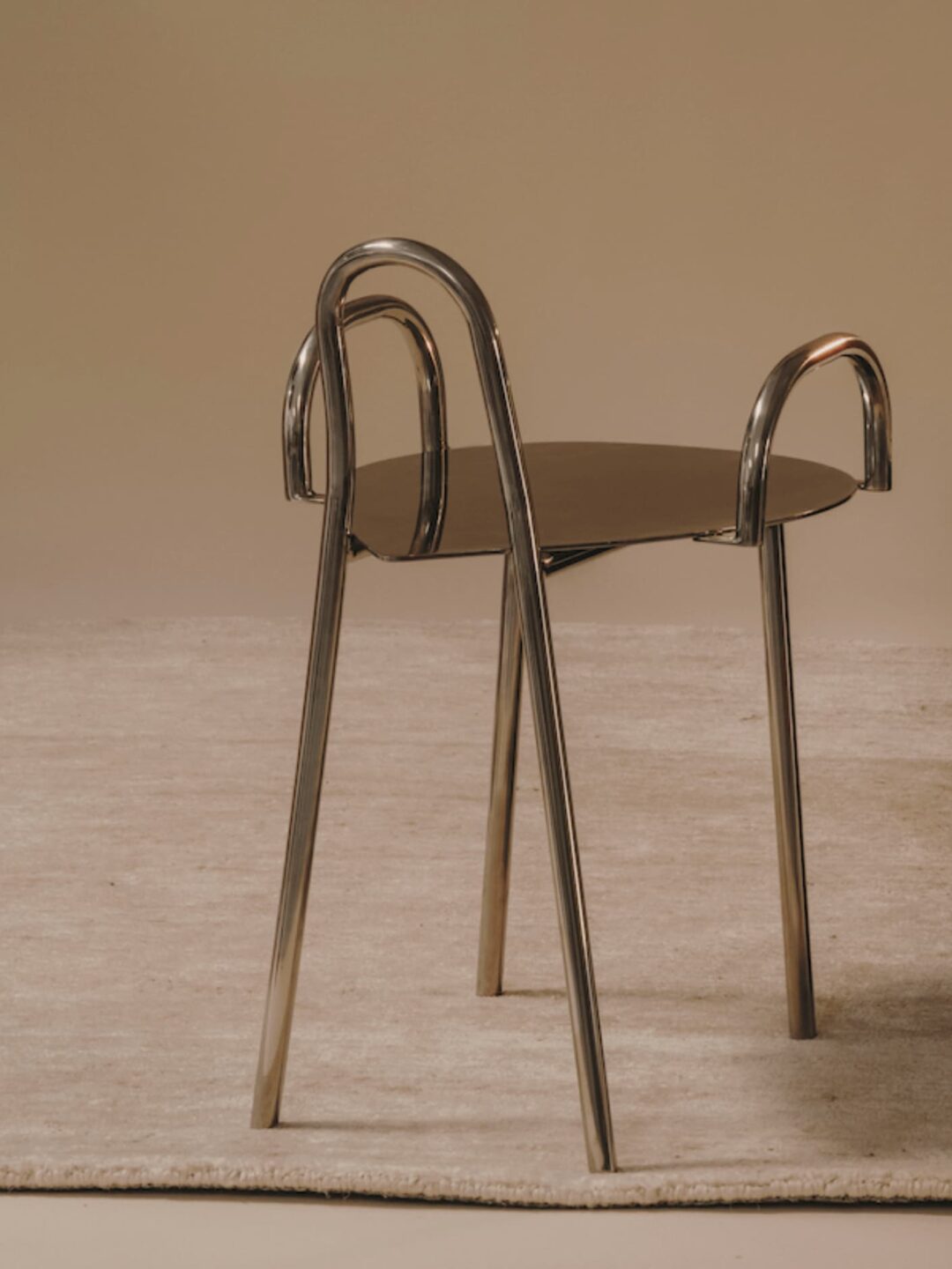 Kilzi_Designer-Chair_Contemporary-seating_Diseñador_España_USA_Spain_Muebles-de-diseño_THE-TUMBLE-CHAIR_TALL-BACK-2