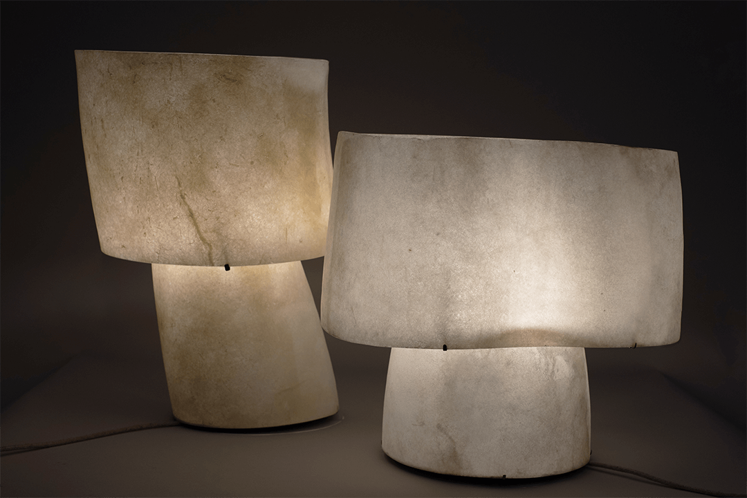Kilzi lighting | Mush Chub fiberglass table lamp, a elegant designer lamp with soft organic shapes resembling a growing mushroom. Perfect for home decor.