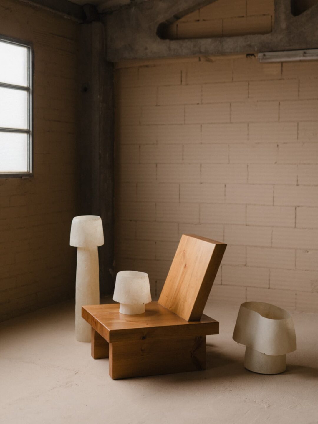 Kilzi-lighting_Designer-Lamp_Collectible-design_Spanish-designer_Design-Miami_Mush-Lamps_Organic-design_Brutalist-design_Contemporary-lighting_Nature-inspired-design_Design-table-Lamp_Fibreglass-Lamp_ThE-Mush-Lamp-Tiny_16