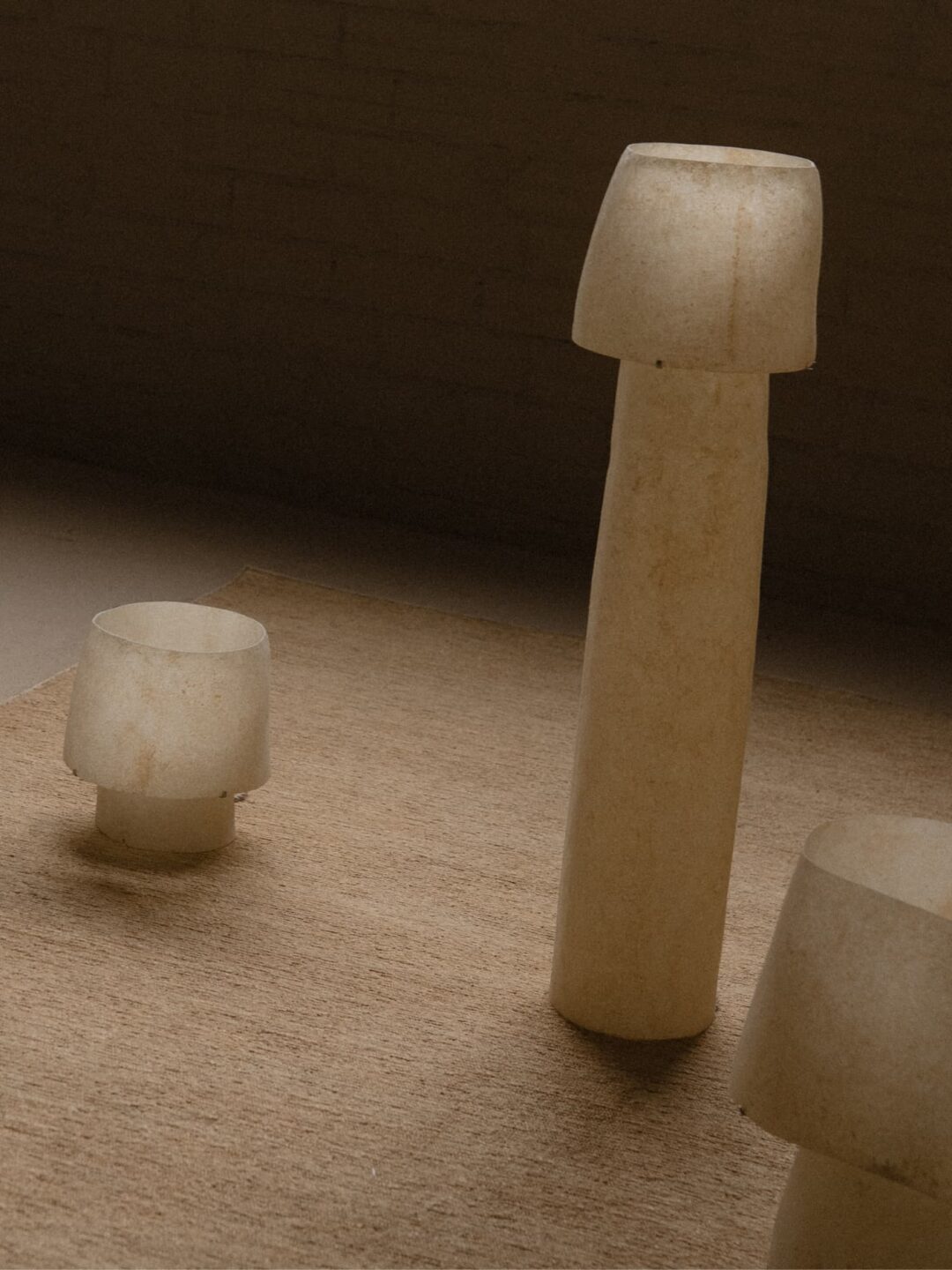 Kilzi-lighting_Designer-Lamp_Collectible-design_Spanish-designer_Design-Miami_Mush-Lamps_Organic-design_Brutalist-design_Contemporary-lighting_Nature-inspired-design_Design-table-Lamp_Fibreglass-Lamp_ThE-Mush-Lamp-Tiny_13