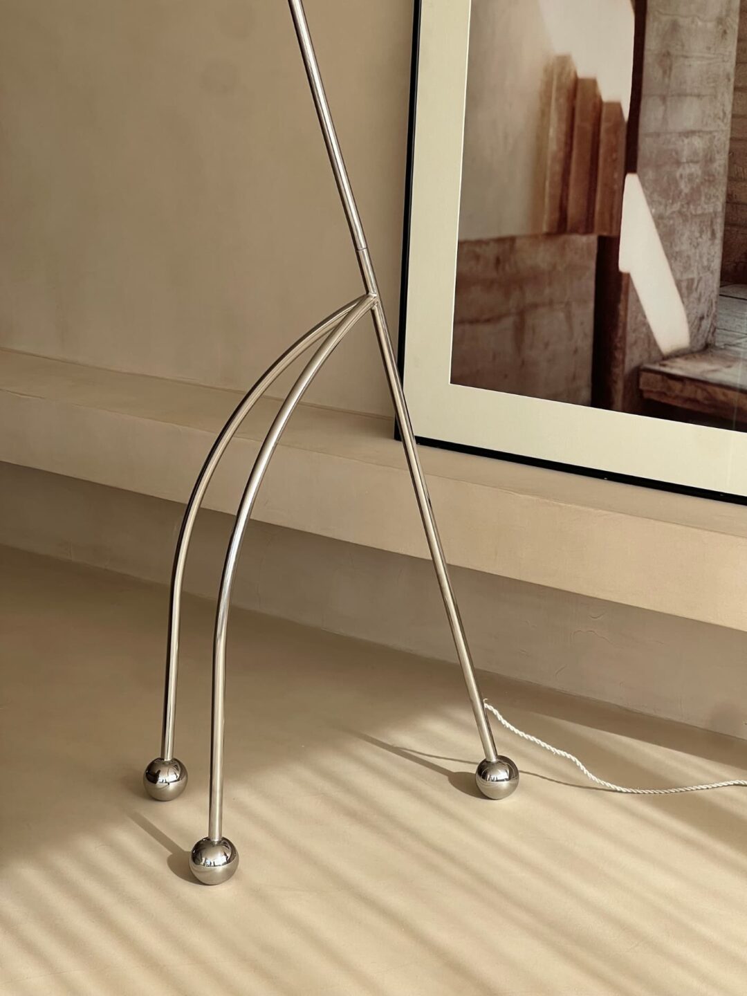 Kilzi-lighting_Designer-Lamp_Collectible-design_Spanish-designer_Design-Miami_Giraffe-Lamps_Organic-design_Brutalist-design_Contemporary-lighting_Nature-inspired-design_Design-floor-Lamp_Stainless-Steel-Lamp_The-Giraffe-Lamp_11
