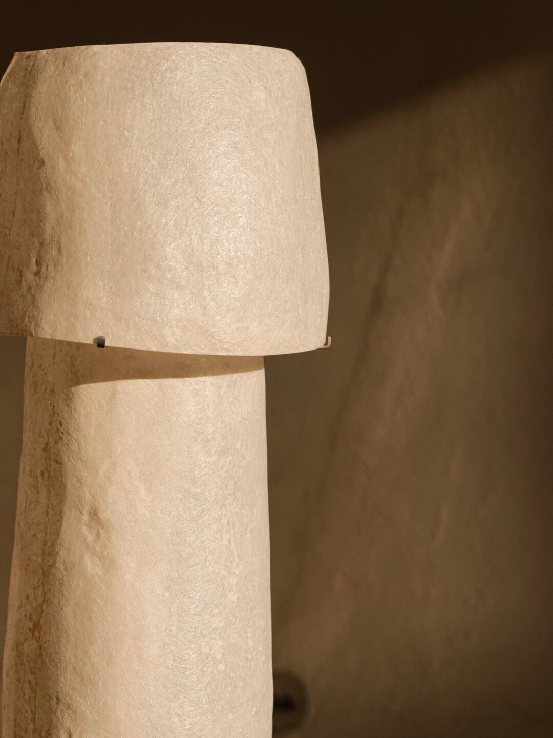 Kilzi-lighting_Designer-Lamp_Collectible-design_Spanish-designer_Design-Miami_Mush-Lamps_Organic-design_Brutalist-design_Contemporary-lighting_Nature-inspired-design_Design-floor-Lamp_Fibreglass-Lamp_The-Mush-Lamp-Tower_4