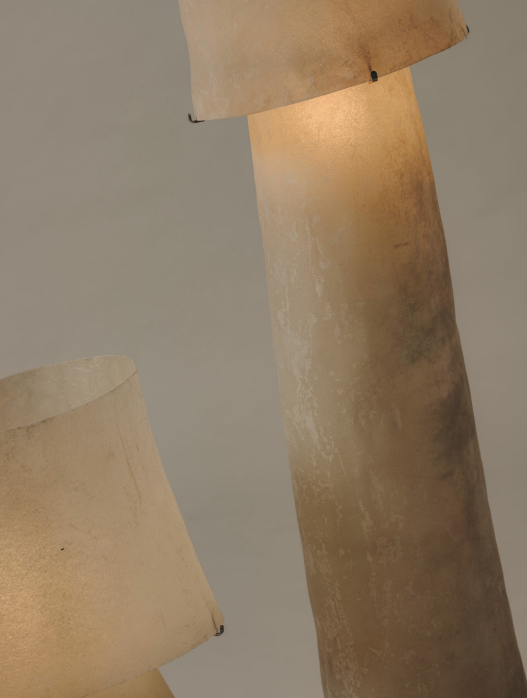 Kilzi lighting | Mush Tower fiberglass lamp, a elegant designer lamp with soft organic shapes resembling a growing mushroom. Perfect for home decor.