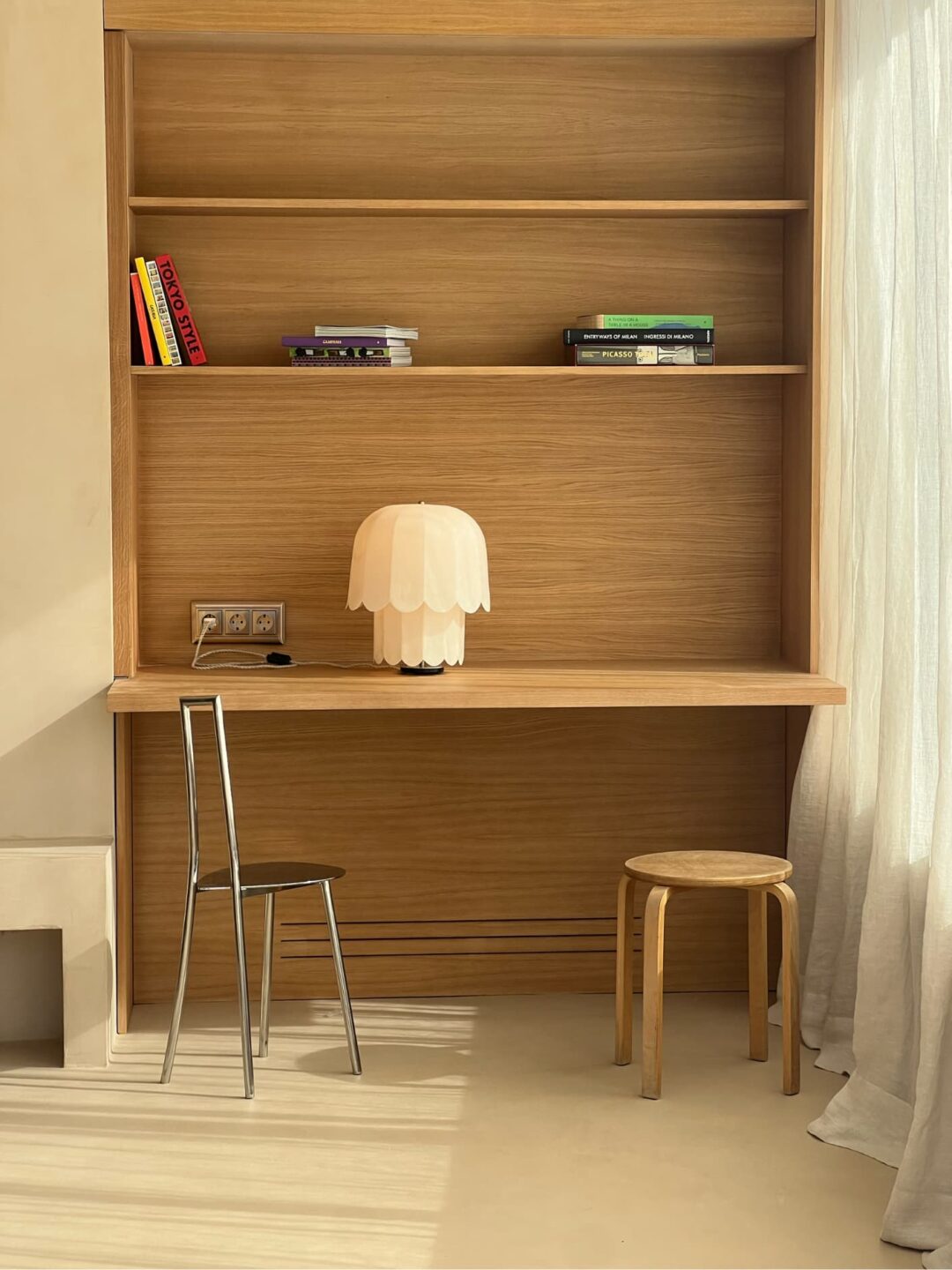 Kilzi-lighting-and-chair_Designer-Lamp-and-seating_Collectible-design_Spanish-designer_Design-Miami_Feather-Lamps_Organic-design_Brutalist-design_Contemporary-lighting_Nature-inspired-design_Design-table-Lamp__Design-Chair_Fibreglas-Japanese-Paper-Lamp_The-Feather-Table-Lamp-6